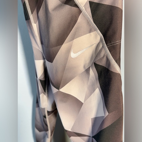 Nike Speed Dri-Fit 7/8 Mid-Rise Running Tights - Picture 3 of 5